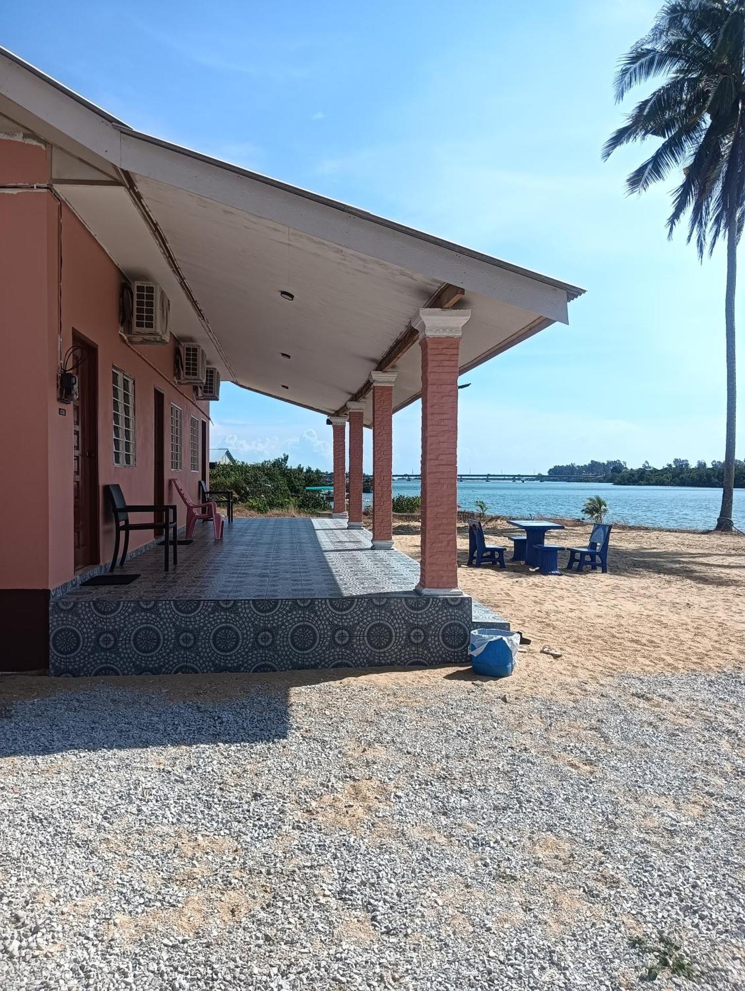 Roomstay Tokbah Demuara Kuala Besut Bagian luar foto